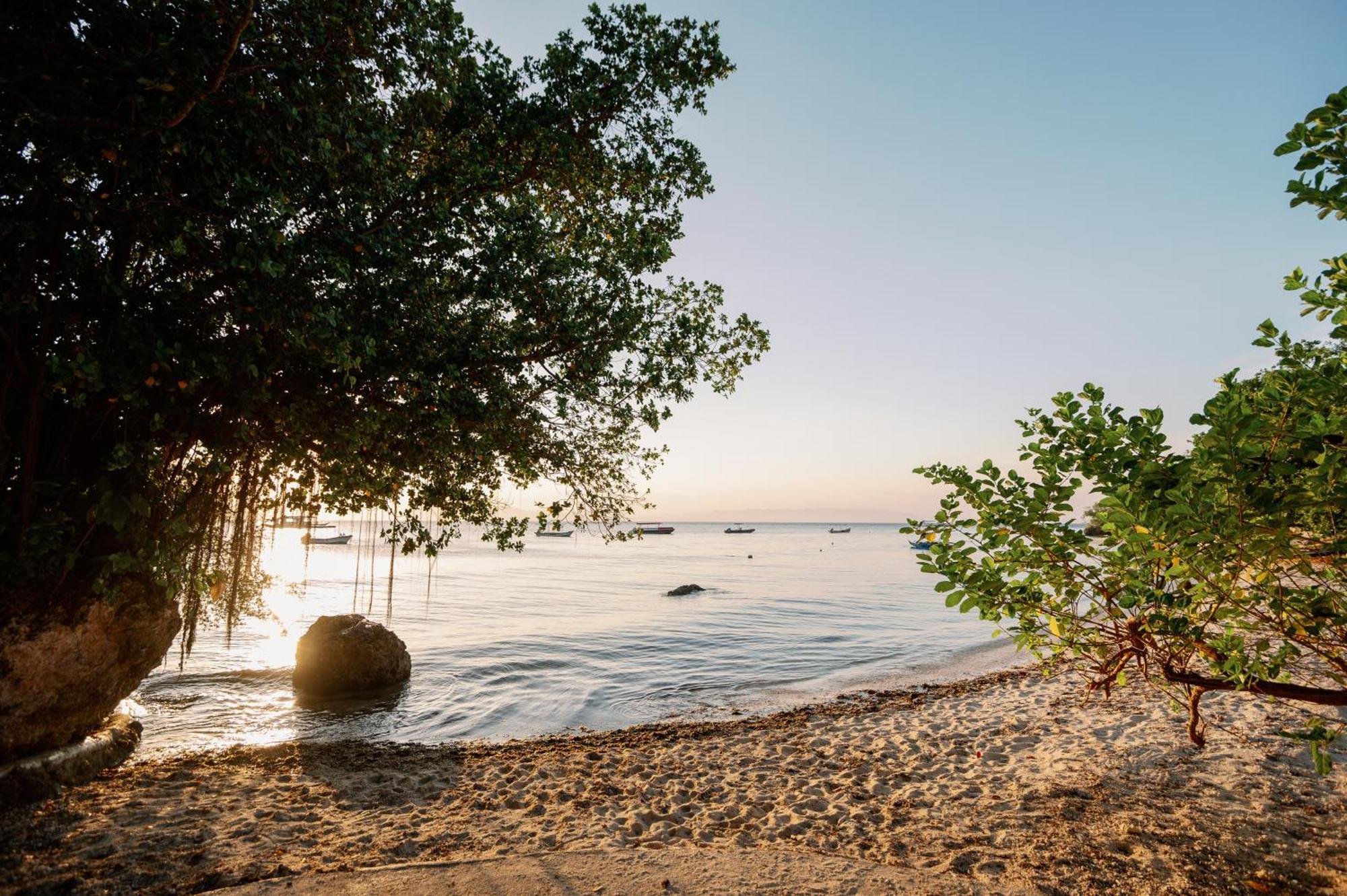 Polaris Beach And Dive Resort Inc Loon Ngoại thất bức ảnh