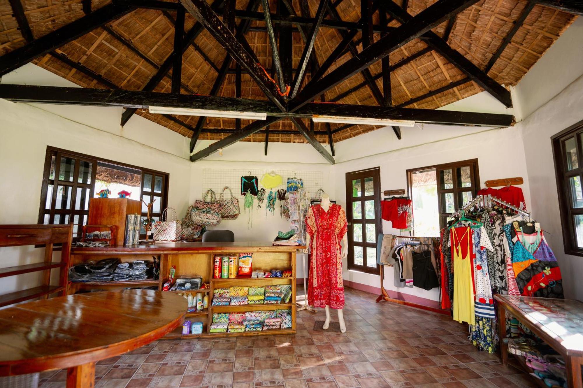 Polaris Beach And Dive Resort Inc Loon Ngoại thất bức ảnh