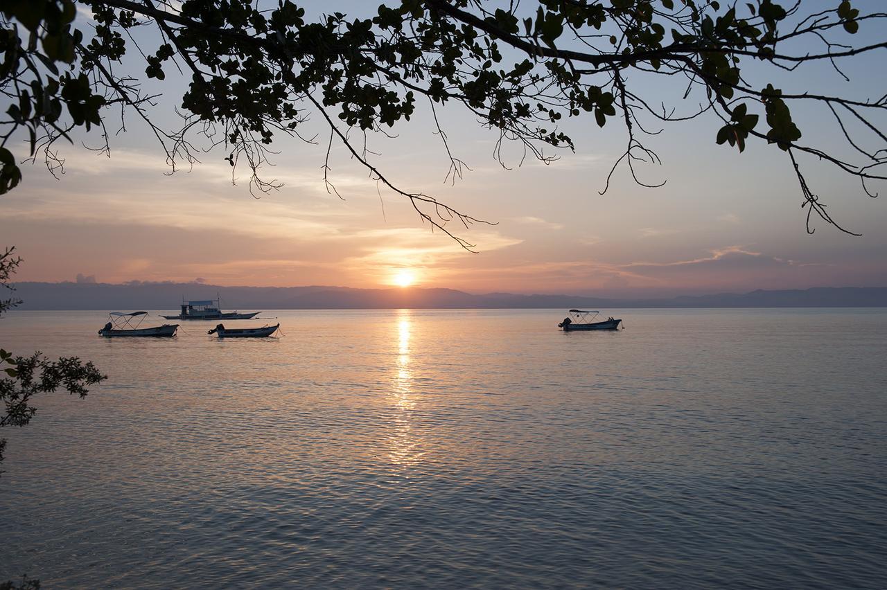 Polaris Beach And Dive Resort Inc Loon Ngoại thất bức ảnh